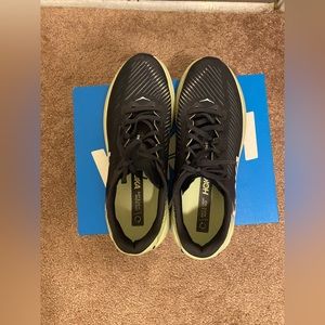 Hoka one one (Rinco size 8.5 men. Size 10).